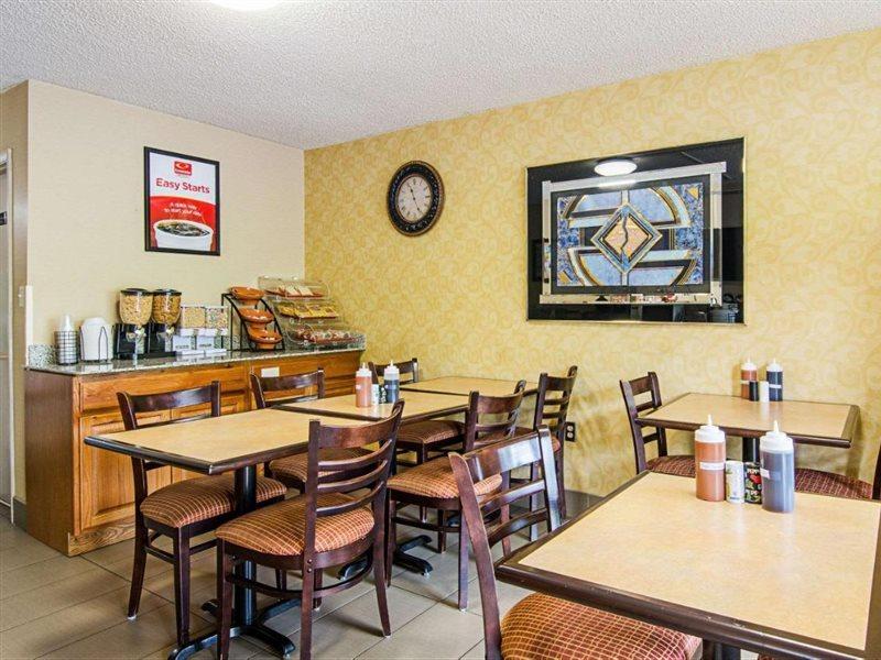 Econo Lodge Lynchburg Exterior photo