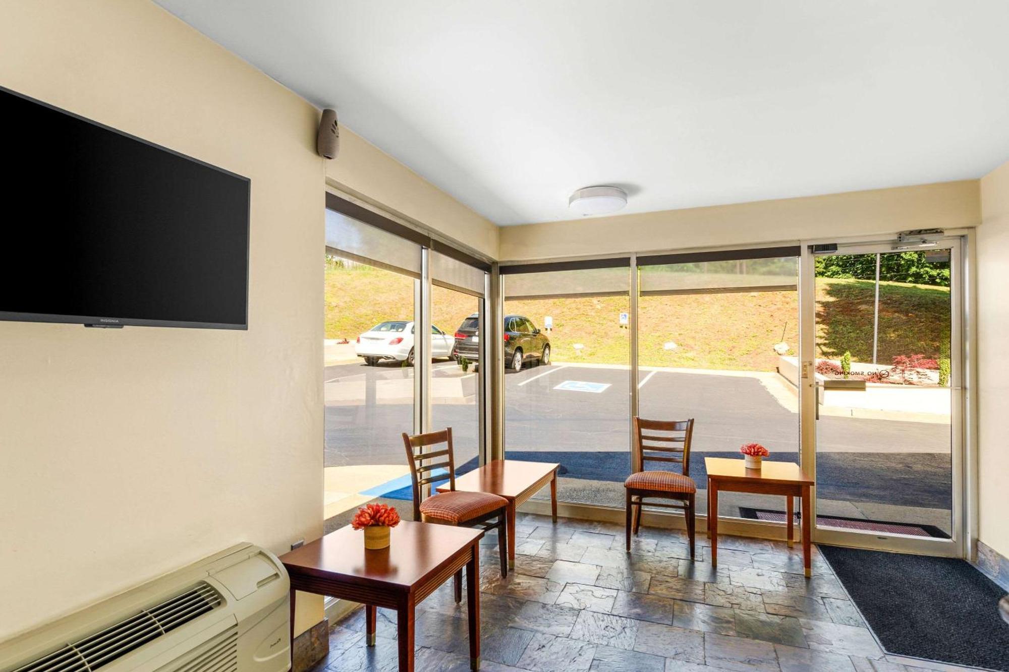 Econo Lodge Lynchburg Exterior photo
