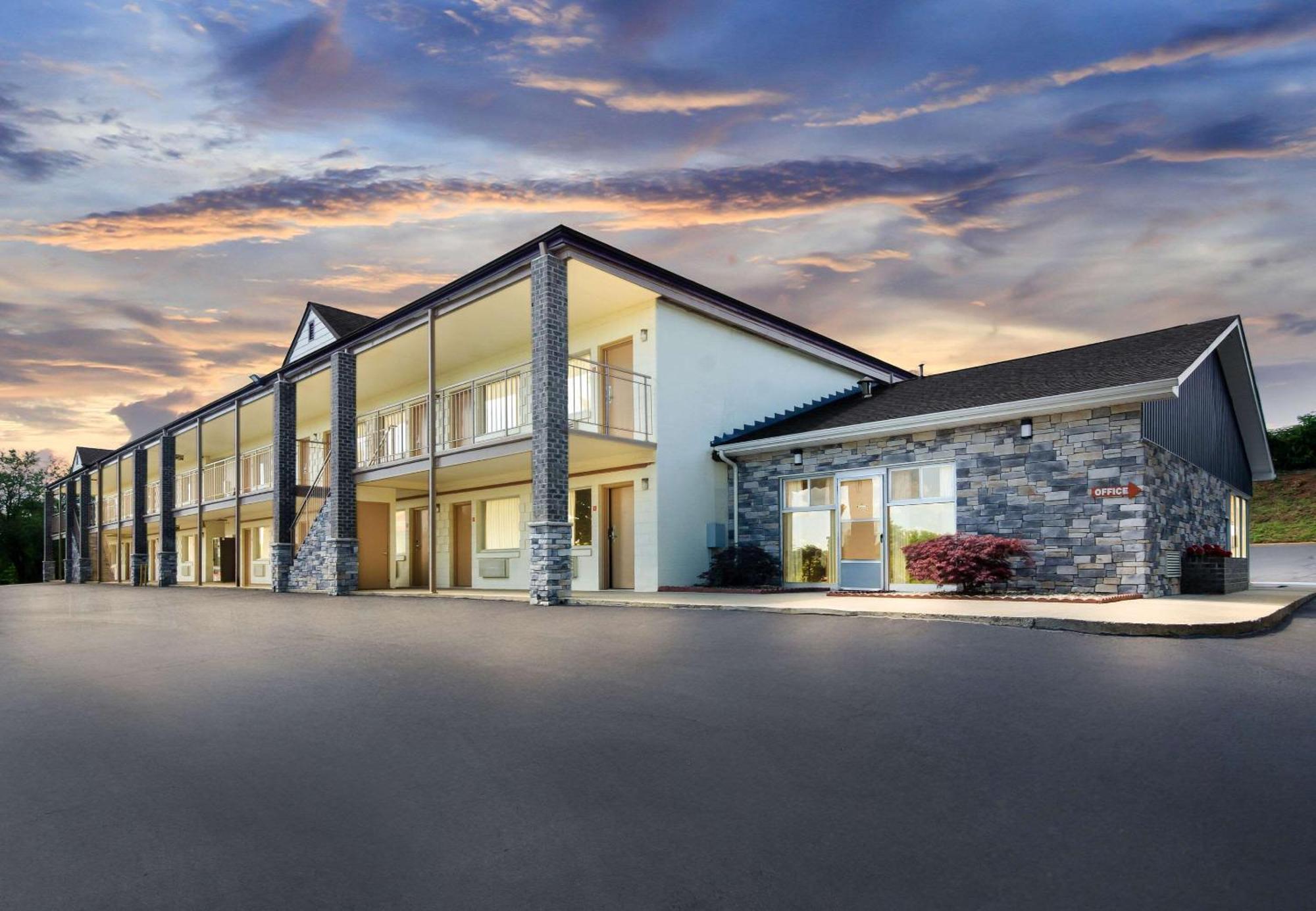 Econo Lodge Lynchburg Exterior photo
