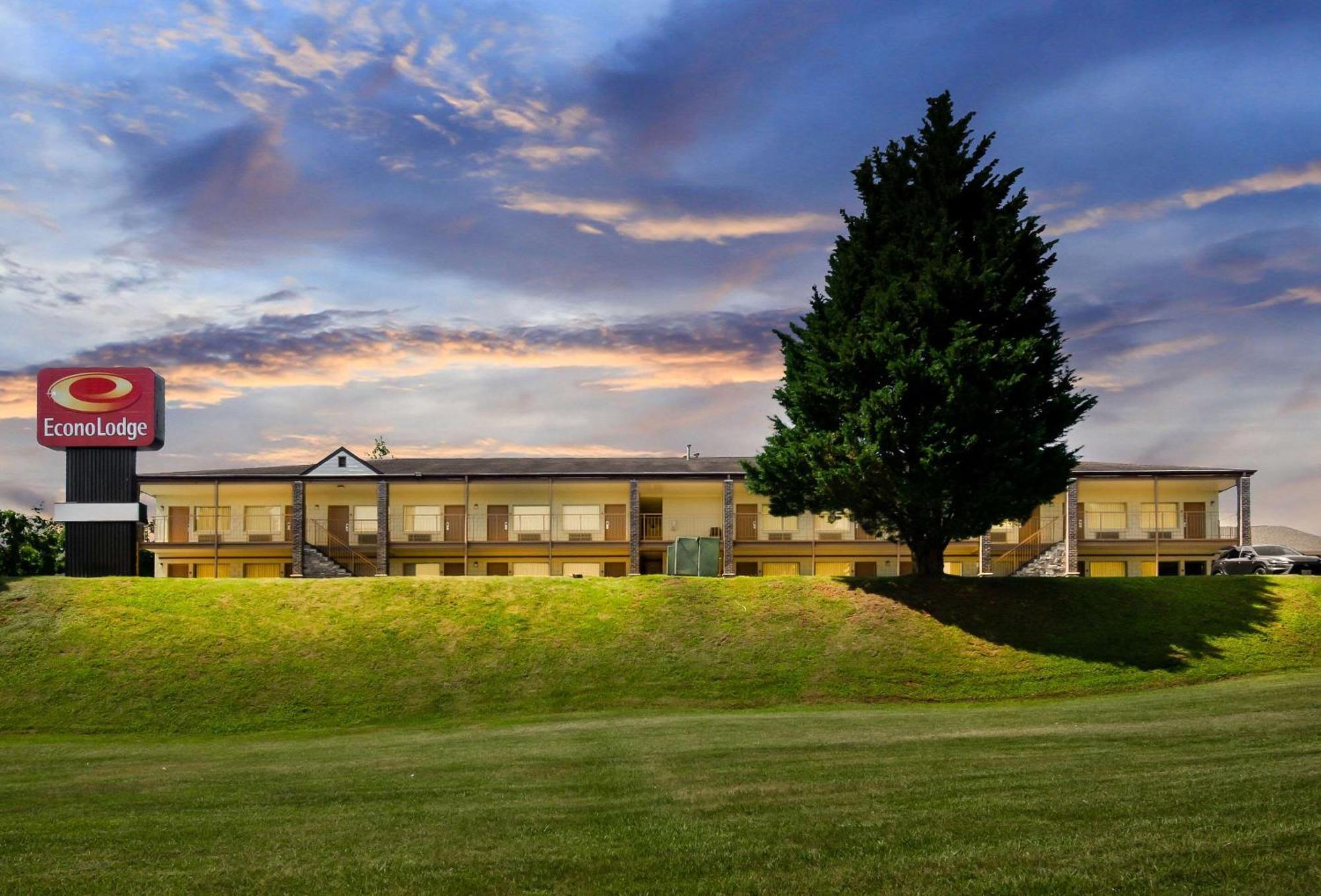 Econo Lodge Lynchburg Exterior photo