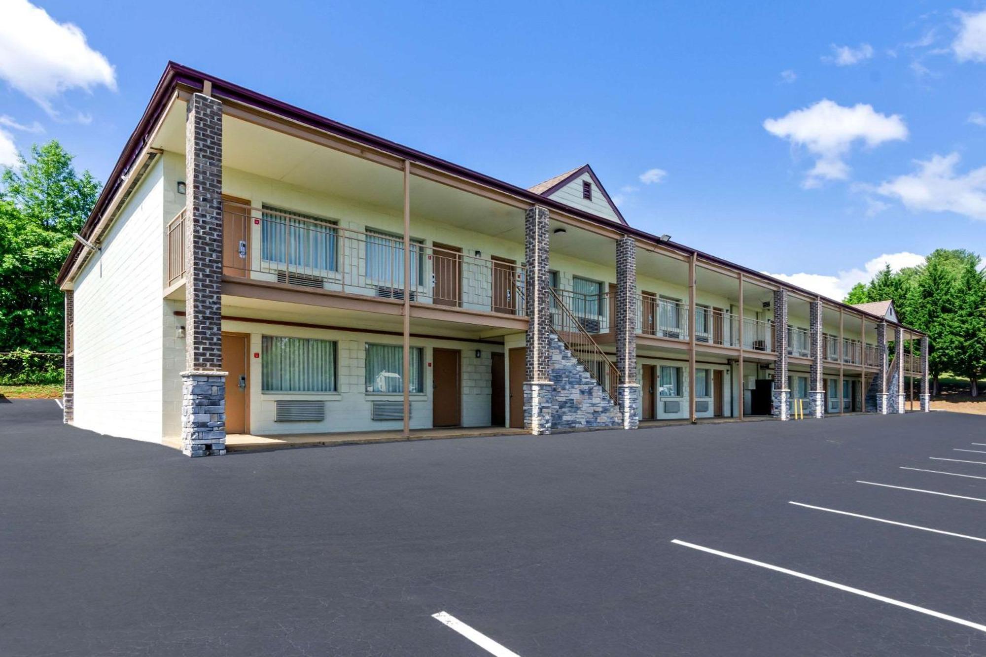 Econo Lodge Lynchburg Exterior photo