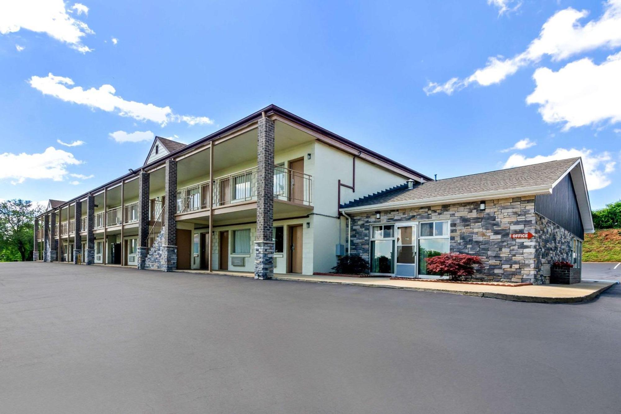 Econo Lodge Lynchburg Exterior photo