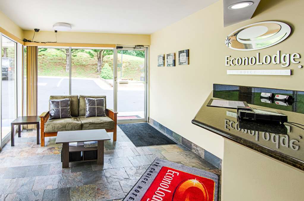 Econo Lodge Lynchburg Interior photo
